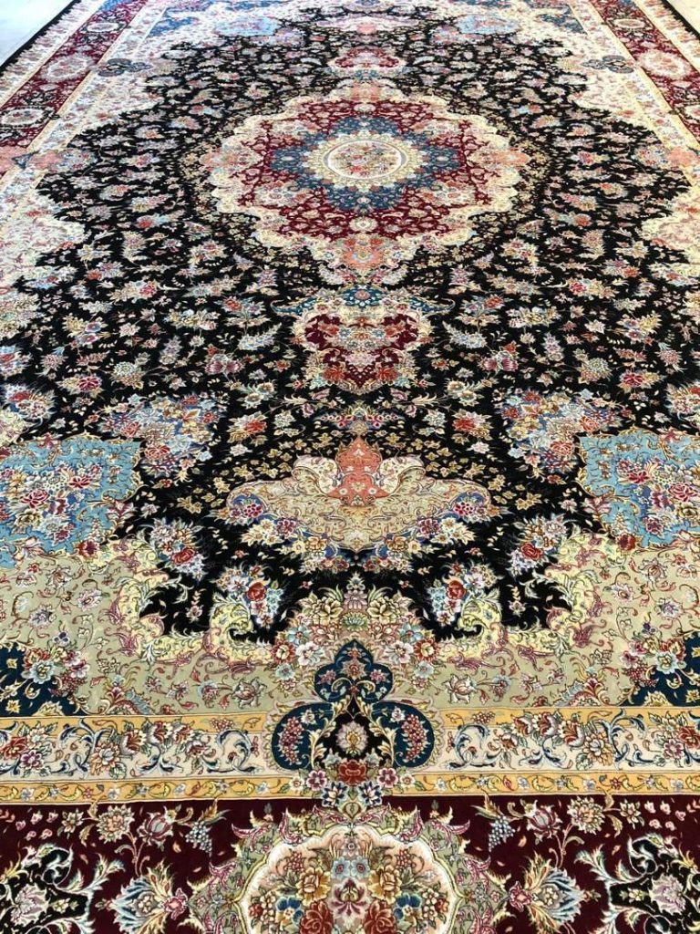 فرش دستباف تبریز طرح خیابانی 40 متری رجشمار 55 حدود 35 درصد ابریشم – کد 82